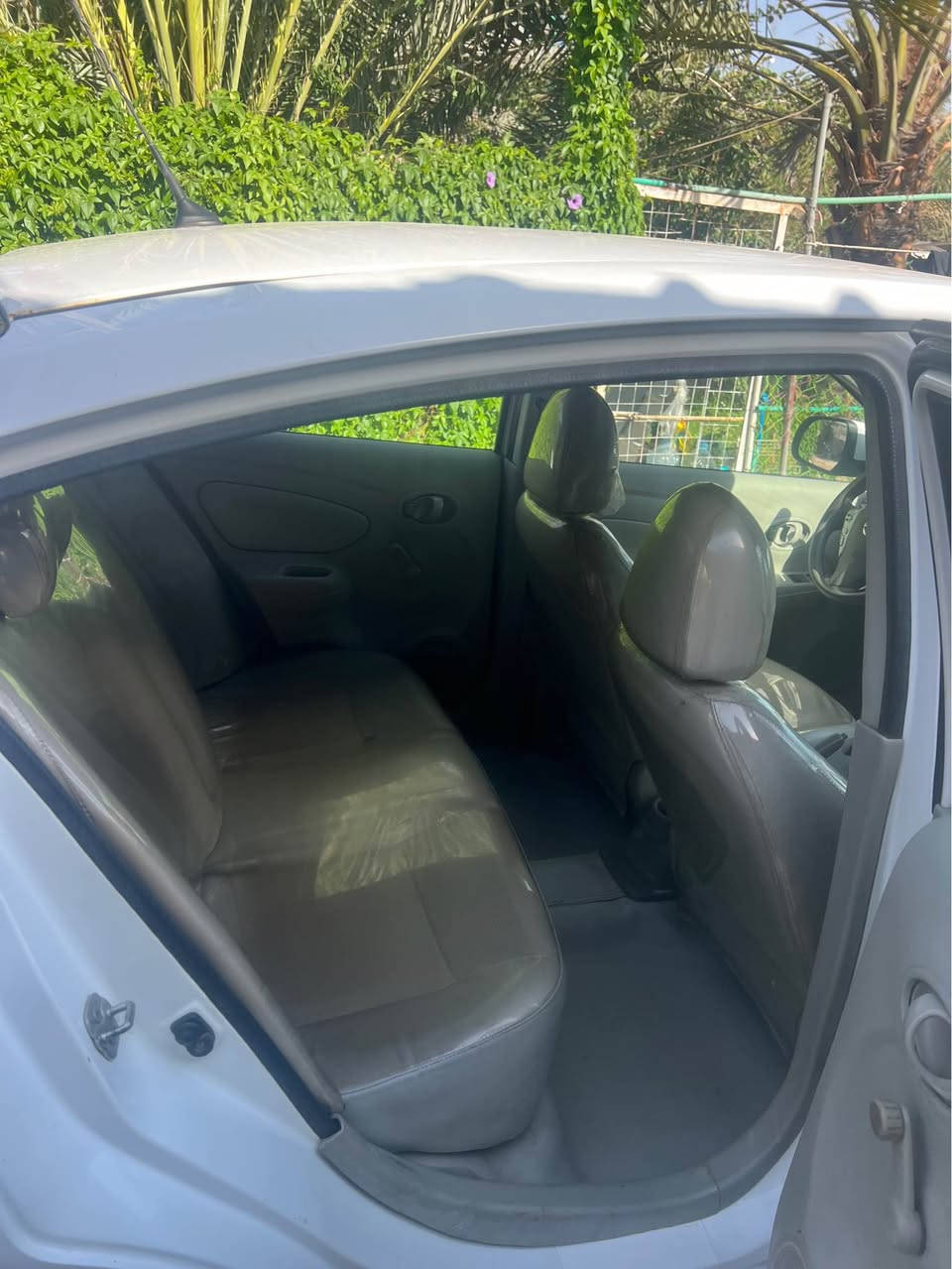 نيسان صني هندي بليتةزركة مديل 2023 
مكينة وكير كفالة بيهه بارد كلش قليل وكارت هم قليل ومبدل دعامية لباقي كفالة سيارة خير من الله تبريد كلشي شغال بيهة 
رقم اربيل راعيهة بالبصرة تريد وكالة تحويل جاهز ماشية ١٣٠ الف حقيقي العنوان بصرة منطقة السراجي  السعر ١١٥ وبيهة مجال *********** البصرة, العراق
