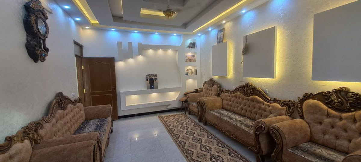 بيت ١٢٠ متر للبيع زراعي واجهة ٦ ونزال ٢٠ طابقين ونص ٤ غرف نوم واستقبال وحمامين وصحيات وملحقاته
الشعب حي المهندسين مقابل سيطرة الشعب القديمه 

للتواصل ***********
