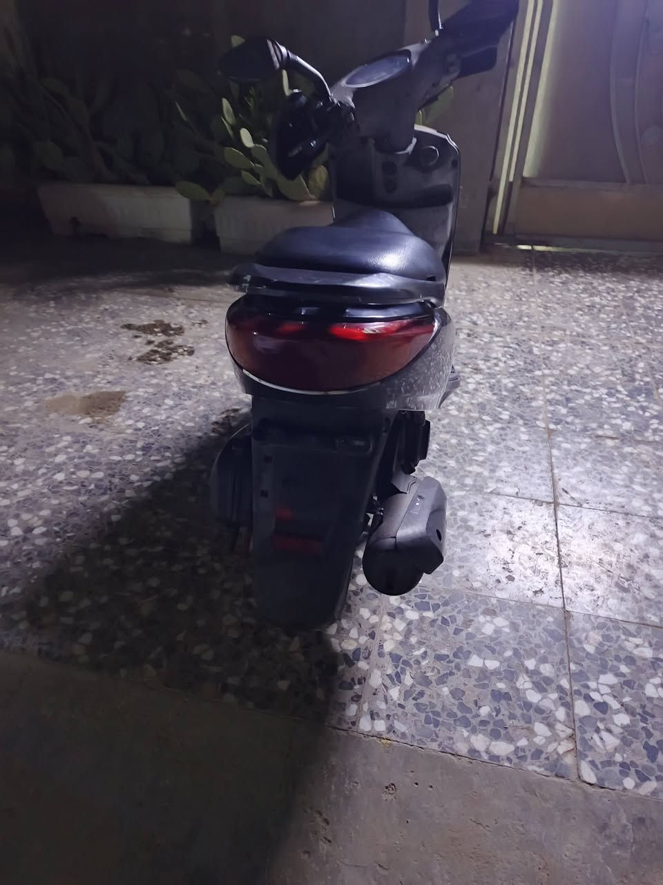 السلام عليكم
ابريز  رمبه امنزلهة صار 3اشهر 
الدراجه جديده أو برغي ممفتوح بيهة
بس بيهة هذه الكسر الكدامك
المكان بغداد الشعب
السعر 700 أو بيهة مجال اشويه حك الجيه
الرقم ***********
