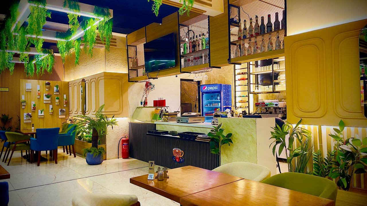 السلام عليكم
مطعم للبيع

الدورة جمعية خير الله مقابل المستوصف الصحي - الطابق الثاني كله الي
وعندي قاعة العاب هم للبيع مقابيله
المطعم كامل ومكمل بس تجيب مواد غذائية وكادر وتبلش
المطعم يحتاج اعلانات ويحتاج مشاهير
المكان ممعروف
المكان حلو ومرتب ومصروف عليه 
بيه قسم مطبخ
بيه قسم اراكيل
بيه قسم بارستا
الاثاث كله فاخر ودرجة اولى
للاستفسار ( ***********)
سعر المطعم 4 شدات ونص وبيه مجال ماقصر ان شاء الله ويا الشراي الحقيقي
ملاحظة .. المطعم يحتاج اعلانات بس
الطاولات عدد 20 طاولة
سبالت كله كنتوري انفيرتر درجة اولى
