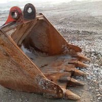 كيله حفاره 350 جديده اللبيع سعر 30ورقه الإستفسار 07825327833