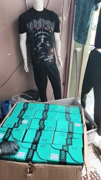 تنزيلات • حذاء بلنسياكا • ناحية الإمام مقابل زراعه