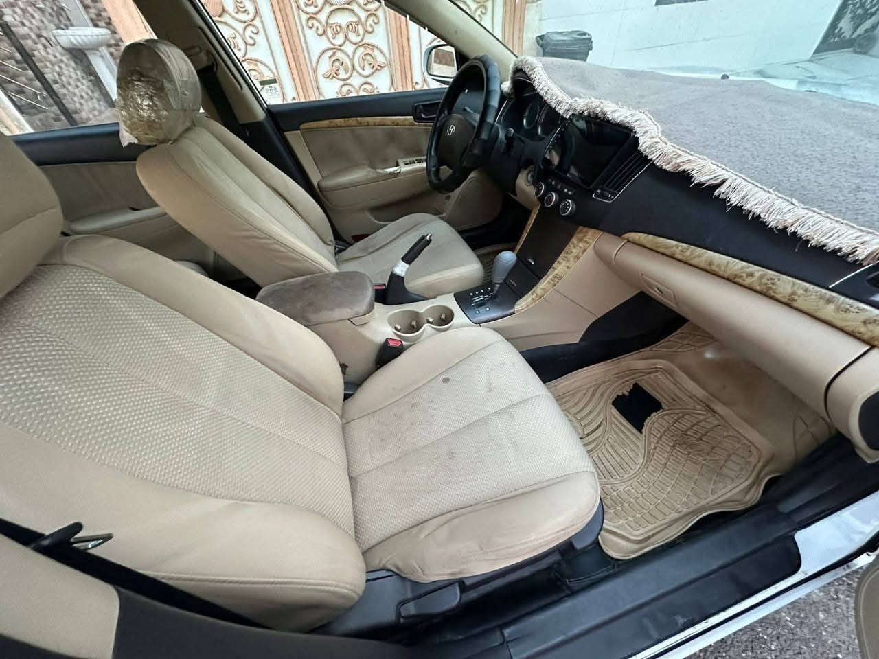 بسم الله الرحمن الرحيم

والصلاة على محمد وال محمد وصحبة وسلم .
هونداي سوناتا موديل ٢٠٠٩خليجي مكفول من دعامية لدعامية حجم محرك ٢٠٠٠ دوش  من كل شي رقم اربيل الدولي مواصفات فول عدا سلايت السنوية ورقم مجدد مكان السيارة اربيل شارع ١٠٠ - مدينة المعارض
للتواصل والسعر / *********** + واتساب
