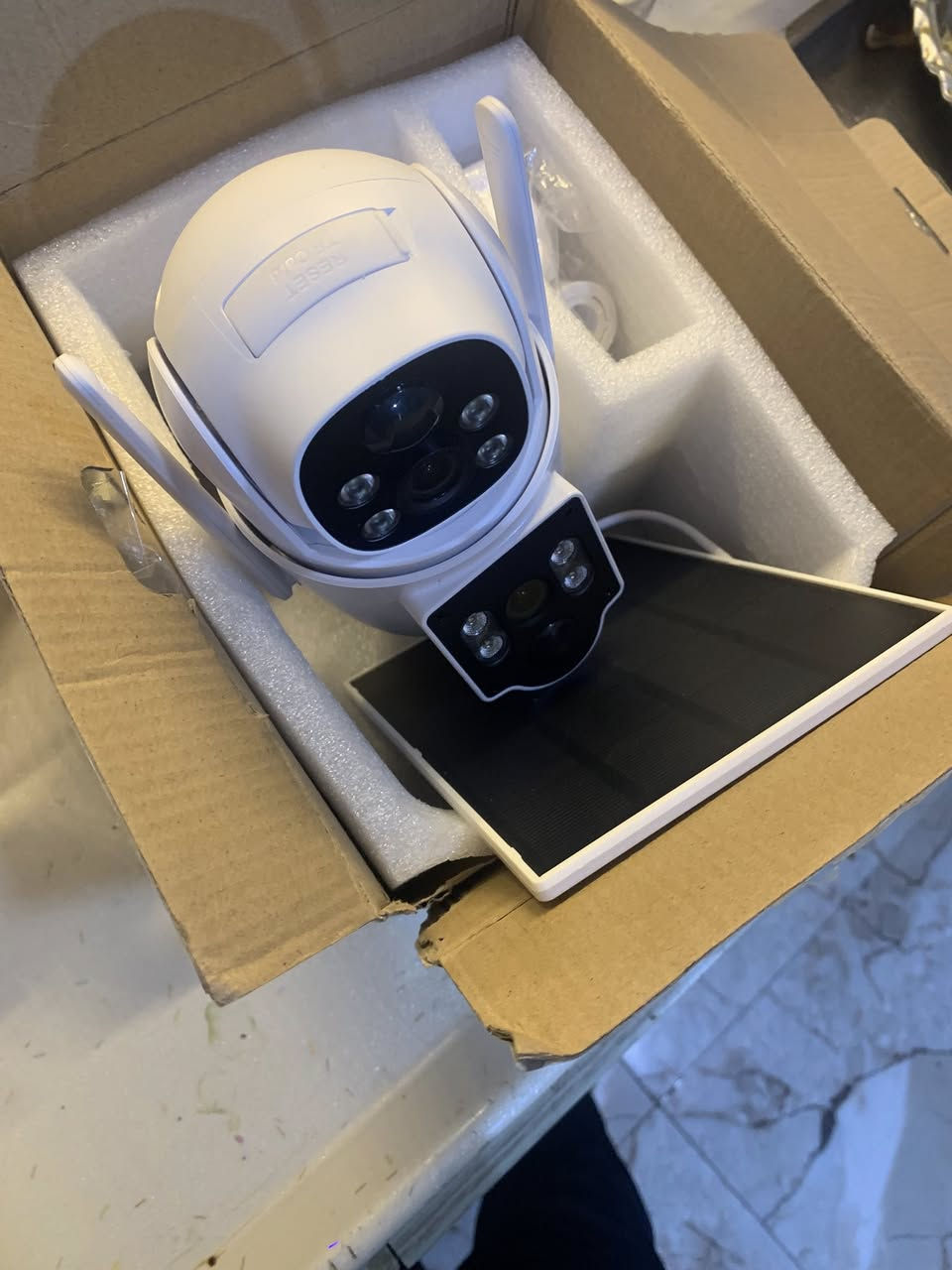 � كاميرا مراقبة شمسية بعدستين – PTZ 🔥
📷 تصوير واضح + شحن+تغطية كاملة 360°
☀️ تشتغل بالطاقة الشمسية (بدون كهرباء)
🌙 رؤية ليلية قوية
📱 تحكم مباشر من الموبايل
🔊 صوت إنذار + مايك وسماعة
🌧️ مقاومة للمطر والحرارة – مناسبة للبيوت والمحلات والمزارع

💰 السعر: 15 ألف فقط
🚚 توصيل متوفر لكل محافظات العراق

📞 للحجز والاستفسار:
***********
