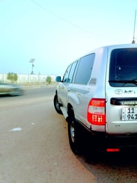 لاندكروز سلك مديل 2006 اصل رقم بغداد انكليزي بسمي دبل سبير      اخوان ...