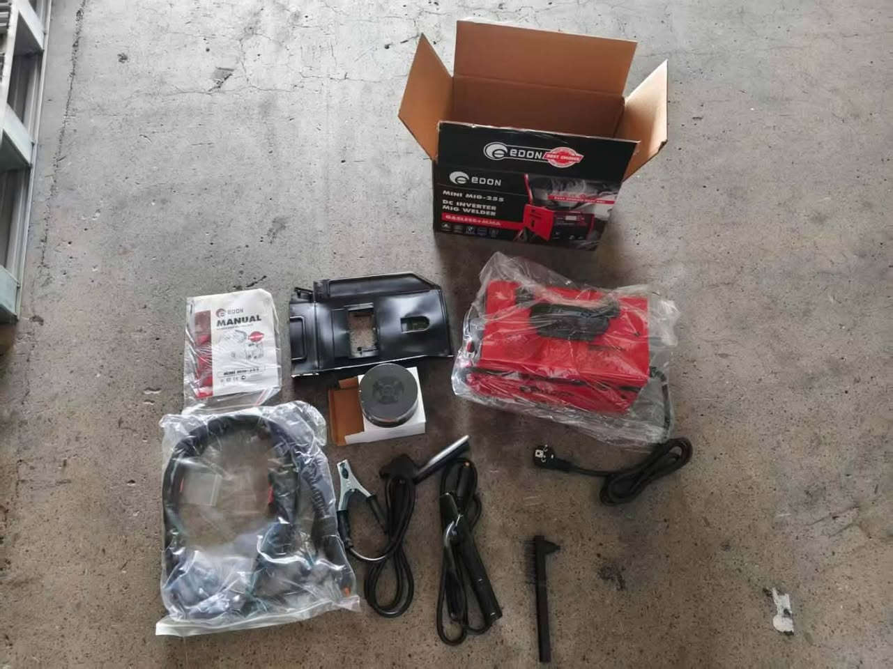 وصول ماكنة اللحام ميك + ولدن 20 - 120 امبير من شركة ايدون العالمية المتخصصة بصناعة مكائن اللحام
بسعر 80 الف 
يتوفر لدينا كارتات من نفس المصنع
يتوفر خدمة توصيل مجاني لجميع المحافظات توصيل فقط ***********
