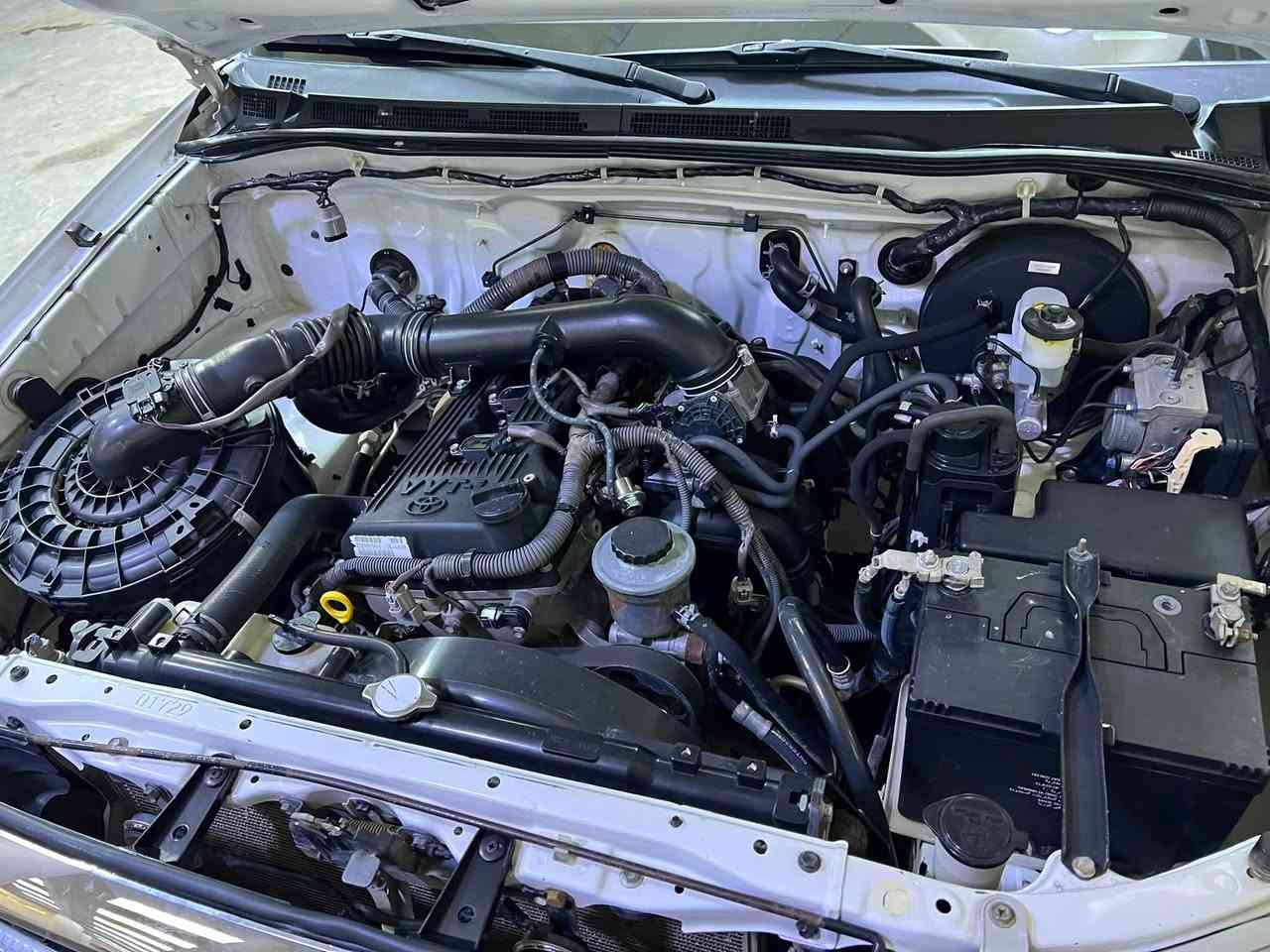 للبيع تويوتاهايلوكس موديل 2010سعودي فورويل 4x4رةقمة سليمانية بسمي سةنةوية جديدة بشرط طحويل سونةرمةوجودة سعرة 168$مكان كلار ***********
