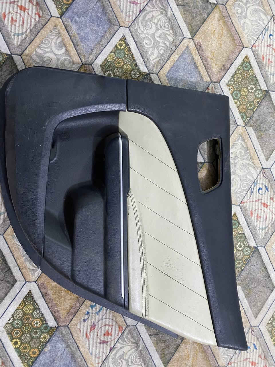 السلام عليكم بطاين مال جارجر العنوان بغداد الحسينية الراشدية***********
