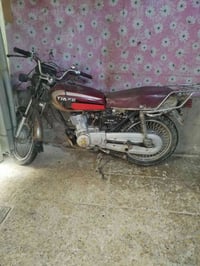 دراجه اربع گير جديده جاهزه للبيع اوراقهه كامله. 400 قفل. 07819993061