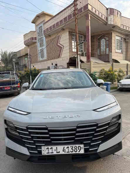 السلام عليكم 
للاستفسار ***********
 جيتور داشنك لون سمنتي مميز
ضمان شركه هارلم 10 سنوات وكيلو متر مفتوح
السعر ((162)) ورقه بيه مجال بسيط السياره بعده على وضع الشركه ((مكفوله من الصبغ وعلى ايد وحده وكافه الصيانه داخل الشركه ماشيه 35 فقط
للبيع جيتور داشينك خليجي 2024 لون سمنتي مميز 
تحكم بسياره الصوتيه بصمة تشغيل عن بعد شاشة كبيرة لمس نفكيشن كاميرا خلفية دوارة تحكمات بالستيرن وكروز سرعة بلوتوث وحاكية تلفون ايرباك شحن واير ليز تبريد شاشة لمس قطعتين هاند بريك بصمة مانع انزلاق وانحدار اوتو هولد كشنات جلد ابيض رياضية اشارة بالمري حساسات 360 درجه لايت متحرك عند الاستداره وحساس اطارات وحساس مطر انارة اوتو وعدسة متحركة زنون بالمازدة الامامية ولد نهاري زنون بك لايت لد ترايش الابواب والشباك الامامي استيل ABS مخارج
‏ AUX  USB  GPS
بصمة تشغيل عن بعد ويل كب حجم 19 محرك ٤ سلندر حجم 1500 تيربو محرك اقتصادي وراقي بدون دوانز كير اوتوماتيك والشراي يتصل على رقمي واني حاضر  السعر 162 ورقه مجال بسيط جدا 
مكان بغداد الدوره بغداد
