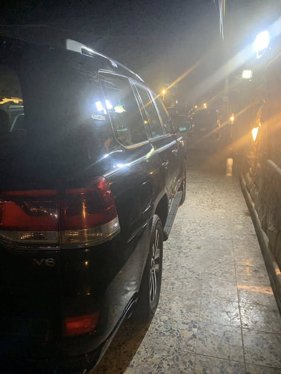 السلام عليكم موديل 2013محدثه 2021 داخل وخارج صبغ عام سياره جديده رقم جديدتحويل بيع او مرواس***********
