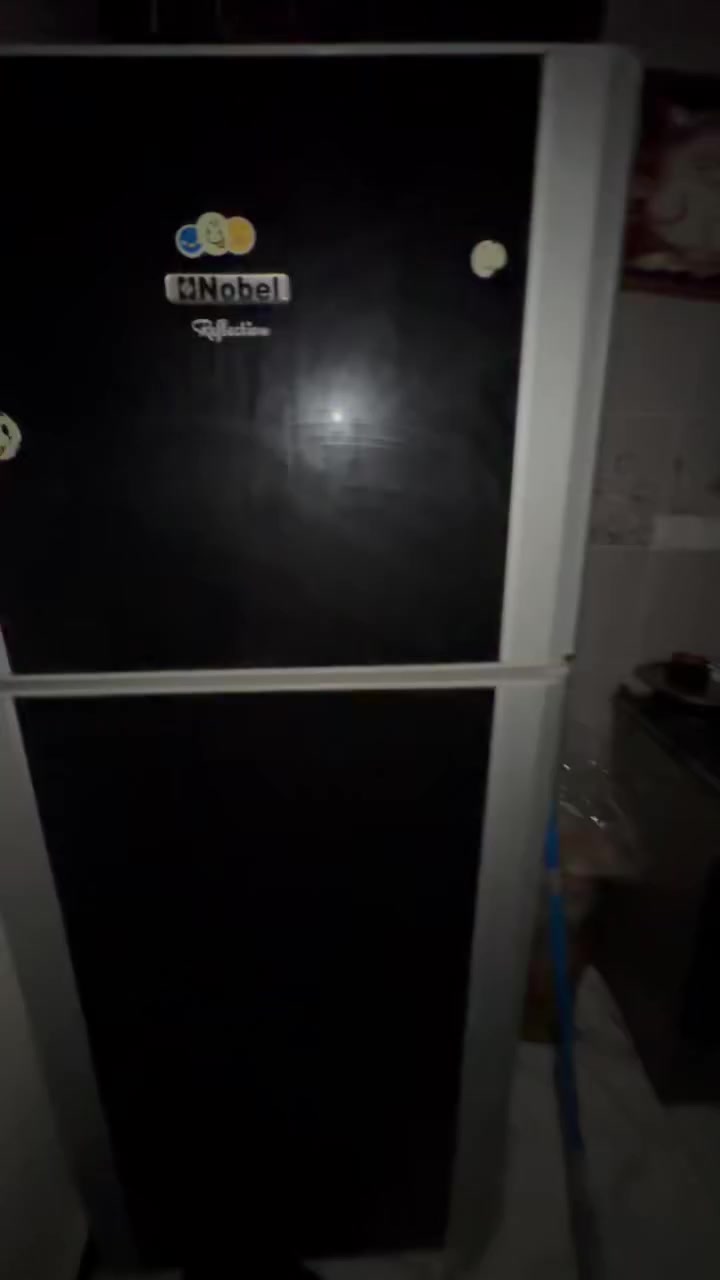 لبيع غرفه نوم او ثلاجه او مكيف لبيع مكاني بغداد قيم او اخذ رقمي ***********
