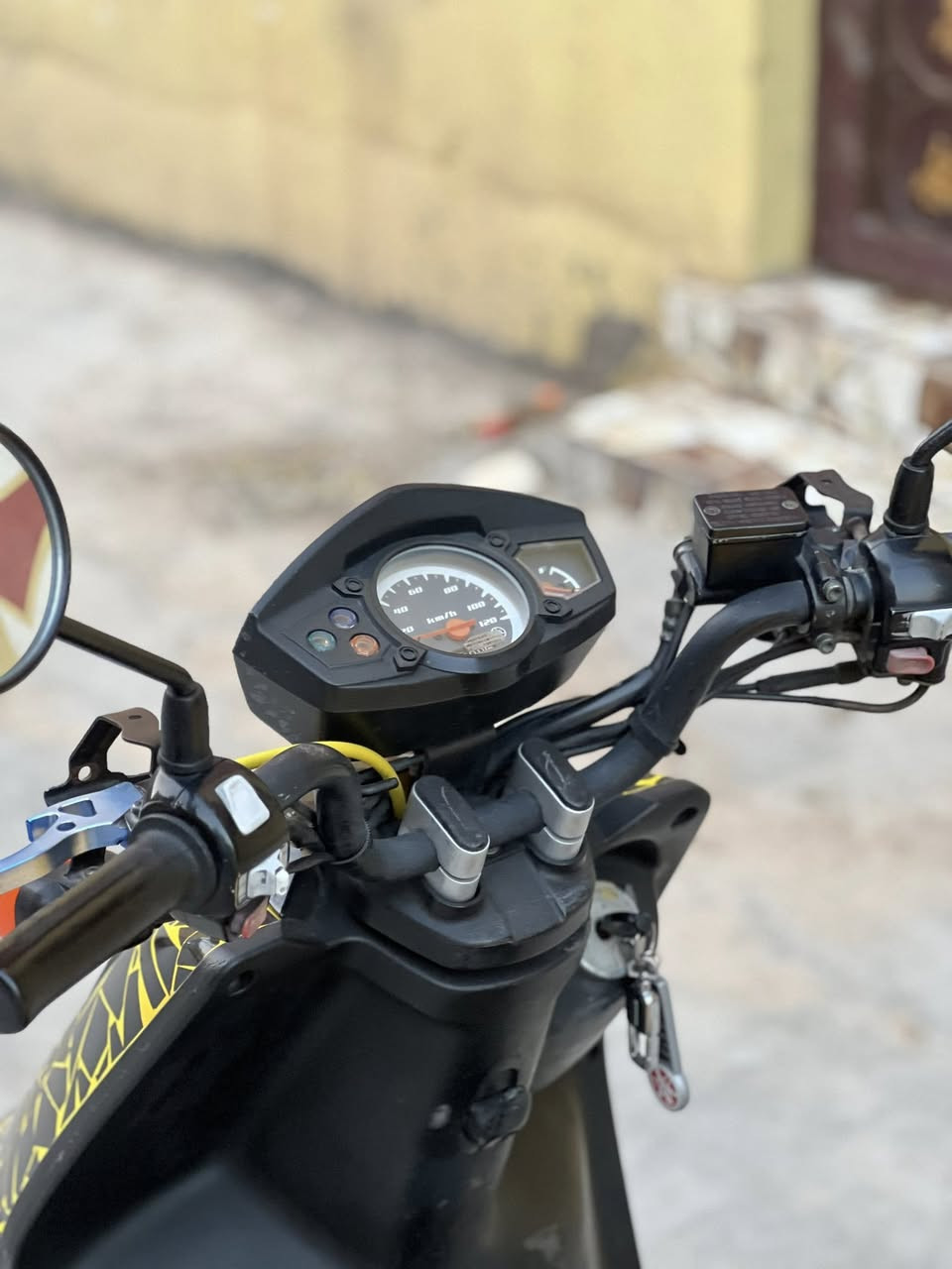 دراجه جبلي للبيع 
مكفوله من كلشي بس كلج خلفي تعبان باقي كفاله سعر راسلني وتدلل واليجيني ماقصر ويا مارجعه مكاني ديالى بعقوبه ***********
