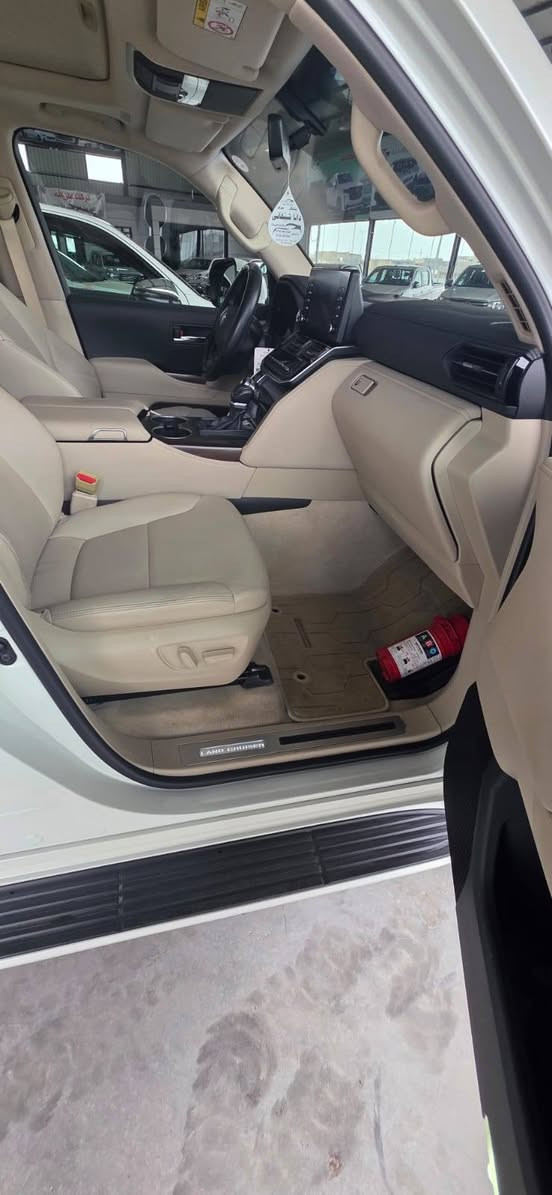 سلام عليكم لاندكروز شركه ساز رقم أربيل موديل ٢٤ سياره مكفول كفاله عامه جديده جداااا بل كارتون سعر ٧ شداد بيع أو مراوس ***********
