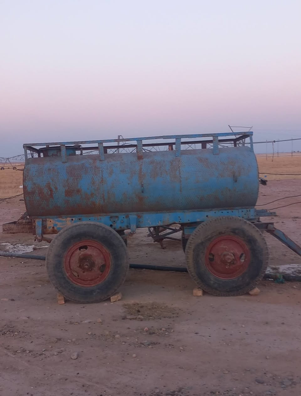 مقطوره اللبيع حديد مضلع تخم تاير جديده السعر مليونين ونص رقم الهاتف ***********
