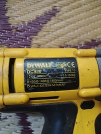 دريل • بطاريتين • شاحن