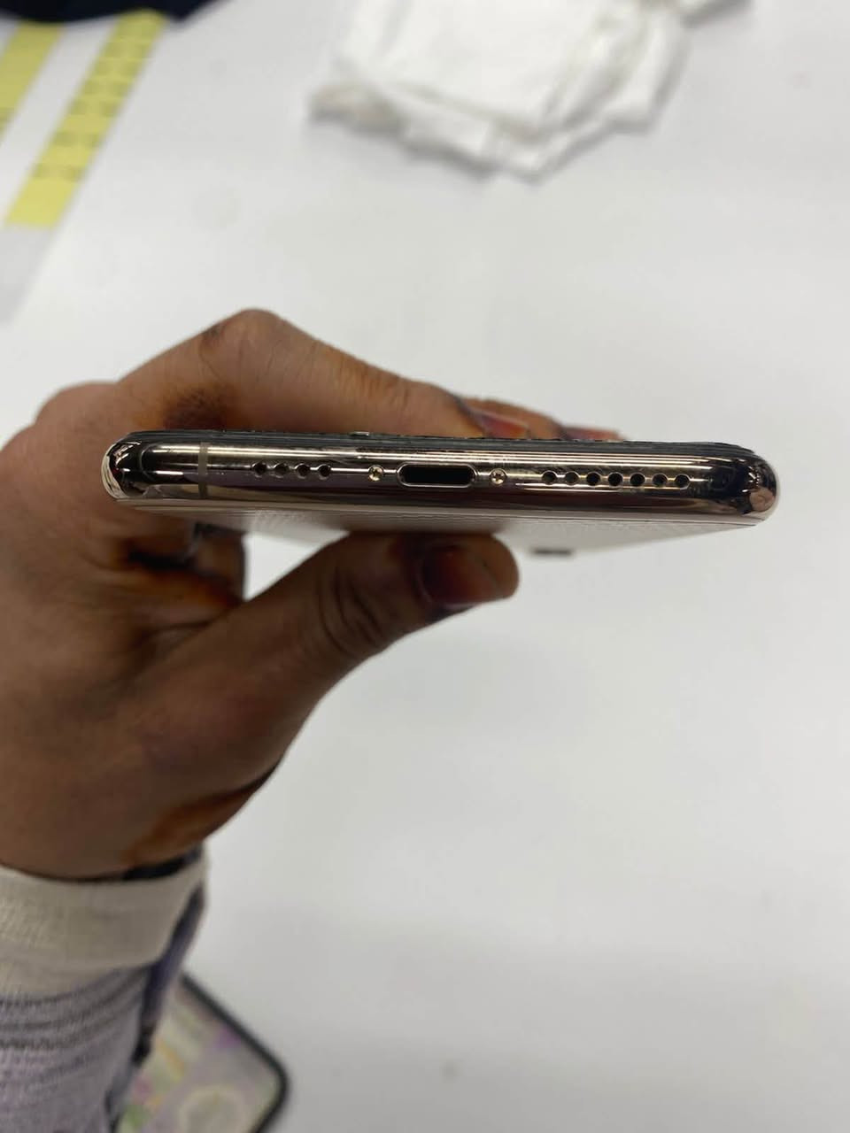 السلام عليكم ورحمة الله وبركاته
الفون استعمالى الشخصى وللبيع 

آيفون xs max
بطارية 🔋 76
مساحه 64
الحمدلله الفون وتر بروف مفهوش خربوش وربنا يبارك لصاحب النصيب مدخلش اى صيانه خالص 
السعر خاص تواصل 01100941014


**إذا كنت صاحب هذا الإعلان وتريد حذفه لأي سبب، رجاءا أرسل رسالة إلى الدعم الفني**
