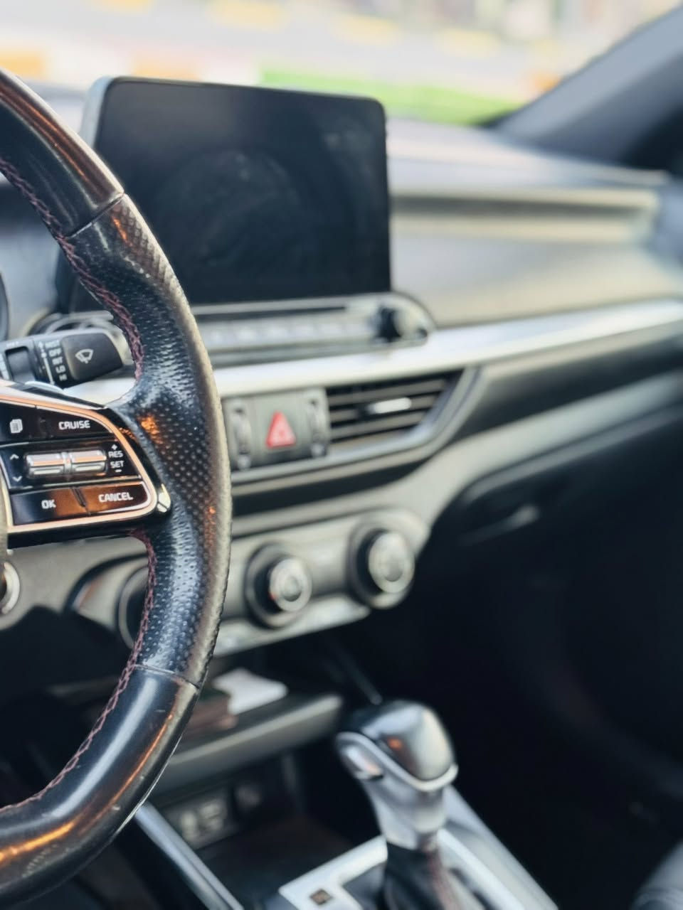 فورتي 2021 للبيع 
فول دواخل يعني فول من عده الفتحه 
المواصفات فووول
بصمه
تحكم ستيرن
تحديد مسار 
تحكم مري
رادارات 
سياره هواي بيهه مواصفات ما مذكوره
مكينه 1600 تيربو
سونارهه موجود بيهه قطعتين جاملغً + بنيد
الباقي كله كفاله
كير مكينه حداديه كله مكفول
السعر ١٣٥
رقم الهاتف ***********
