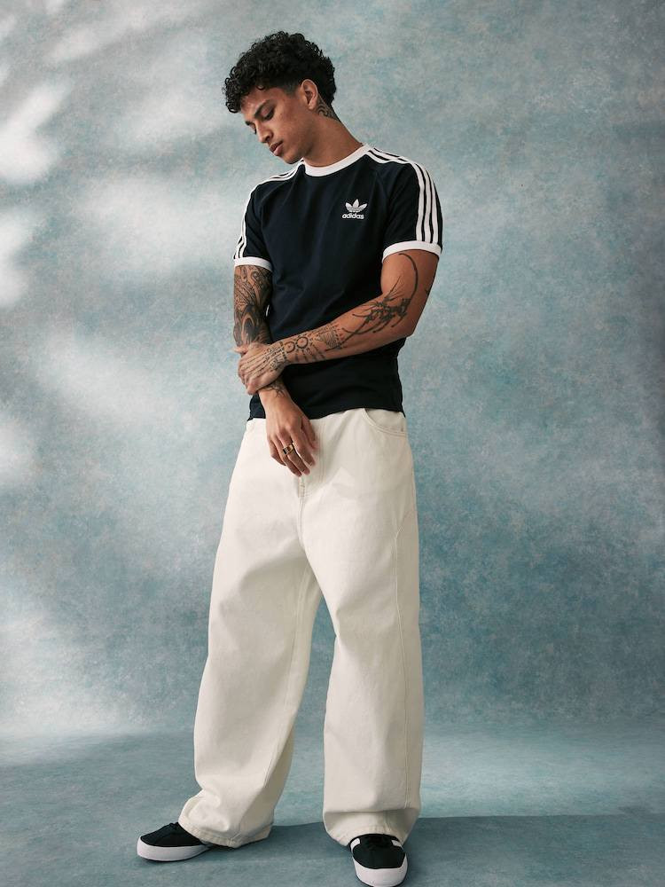 اديداس 🔥💣 
قياس m
للطلب والاستفسار مراسلة البيج 
اصلي لا نتعامل بالكوبي 
نضافة 💯💯 
يتوفر توصيل من شمال إلى جنوب العراق 
#اديداس #اكسبلور


**إذا كنت صاحب هذا الإعلان وتريد حذفه لأي سبب، رجاءا أرسل رسالة إلى الدعم الفني**