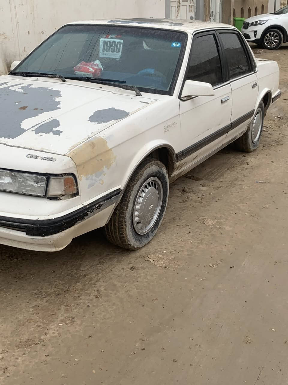 السلام عليكم اولدز 1990 بأسمي رقم مميز  تحويل ثاني يوم محتاجه مشط وصبغ بس كلههه ع البلاد سنوية لل 31 رايدهها 40  مكاني سامراء رقم الهاتف ***********
