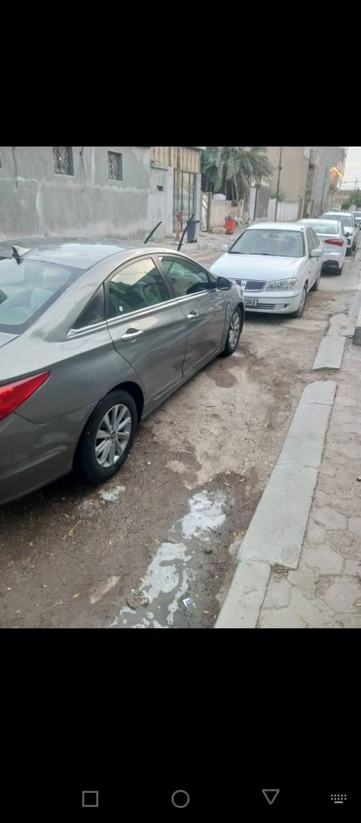 سوناته مديل 11 وارد امريكي ضربتهه جاملغ امامي او دعاميه امامي او بيهه ضربة ستوته بل جاملغ الخلفي بس كرن الجاملغ معمره تعمير اخو البلاد السياره جاهزه من كلشي كير مكينه حداديه تخم تاير كله جديد السياره جاهزه مال جناي السعر 89 بيهه مجال قليل مكان السياره بصره ***********
