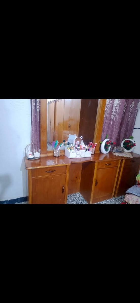 السلام عليكم غرفة نوم ام ال6 خشب صاج نجاره يدويه ***********
السعر 650 وبيهه مجال للطيبين عمارة, ميسان
