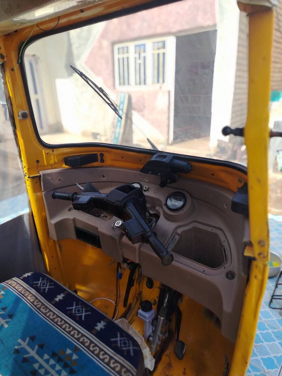 تكتك عشرين مرقمه واسط لا صبق ولا معجون بيهه ولا خياسات هاي كدامكم صوره مكاني شارع نفط سعر 6ملاين وميه بيه مجال ***********
