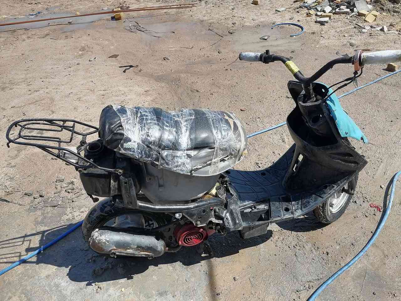 سلام عليكم شباب دراجه للبيع 9 زروف غراض كلهه جديد كابريته عقل ملف بيهه تكطيع ماعرف شنو شغاله ناصره الخميسات 80 وبيهه مجال وهاذ رقمي ***********
