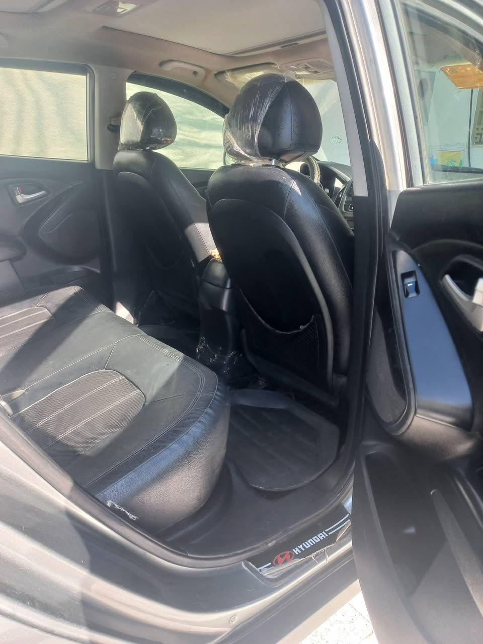 السلام عليك ورحمة الله وبركاته 
توسان ١٢ حداديه ٩٠ بلميه 
سنويه نفاذ 
رقم بصره 
صاحب لسياره بلعماره 
مكان سياره عماره 
بانورما 
اشاير بلمري 
تحكم ستيرن 
تبريد ثلج 
تدفئه وتبريد بلكشن 
حساس وكامره وشاشه كبيره 
واردهه امريكي جاملغ لايسر فقط 
تخم تاير جديد 
باتري جديد 
كهربائي كله شغاله 
ويل كب ٤ 
فور ويل 
اريدهه مرواس بسوناته معه الفرق 
او بيع 
***********
***********
