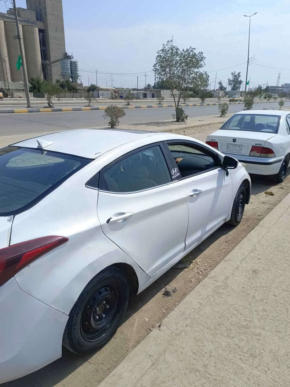 السلام عليكم ورحمه الله وبركاته 
النترا 2014 خليجي محرك 1800 فول مواصفات 
فتحة بصمه رقم دولي بغداد  مداورة ثاني يوم السياره غير مكفولة  مكاني ديوانية السعر 80 وبيه مجال للشراي للتصال *********** Singapore
