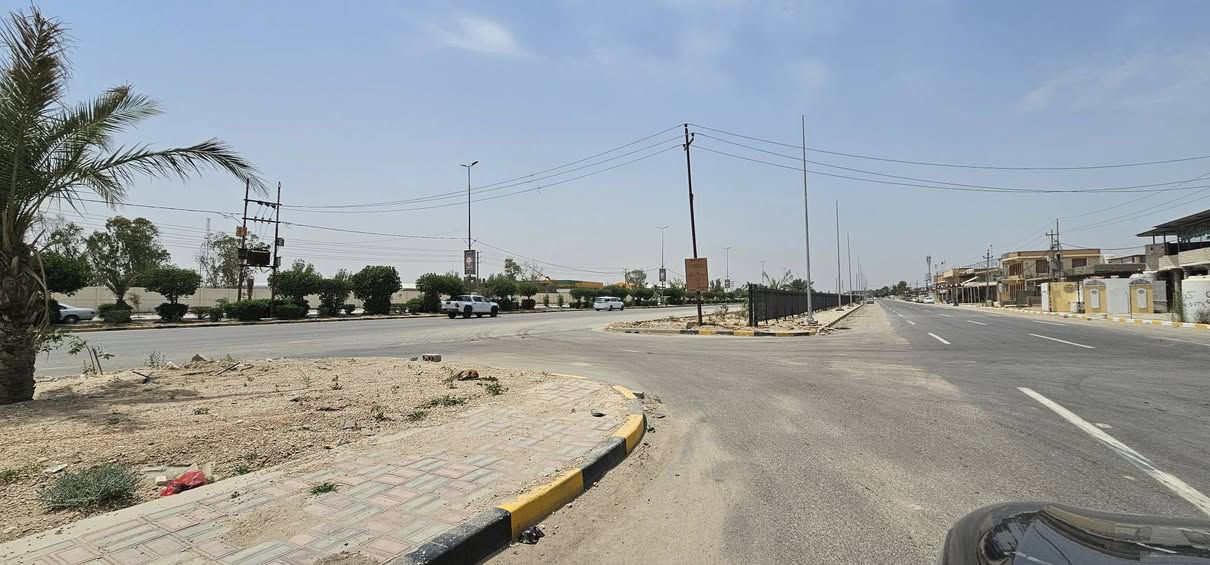 🛑 حياكم الله متابعينا الكرام... الملاك للعقارات كربلاء
 
🛑 2 دونم على بزل رئيسي في التخطيط العمراني يعتبر شارع المطار مستقبلا الواجهة 50 تقريبا والباقي نزال جميع الخدمات متوفرة وقريب من شارع النجف عمود 1141 بمسافة كيلو تقريبا وعن مركز المدينة 16 كيلو يصلح ( منتجع _ قاعة استراحة _ سكن _ مشروع استثماري )

🛑 جنس الأرض طابو زراعي سند 25 تحويل أسهم بأسم المشتري 
🎬 يوجد فيديوا بالتعلقيات يوضح المكان والبعد الحقيقي من الشارع العام

أي إستفسار يرجى الاتصال أو المراسلة على الأرقام التالية: 
               محمد أبو ملاك الحسناوي 
☎️ ***********   ☎️***********
