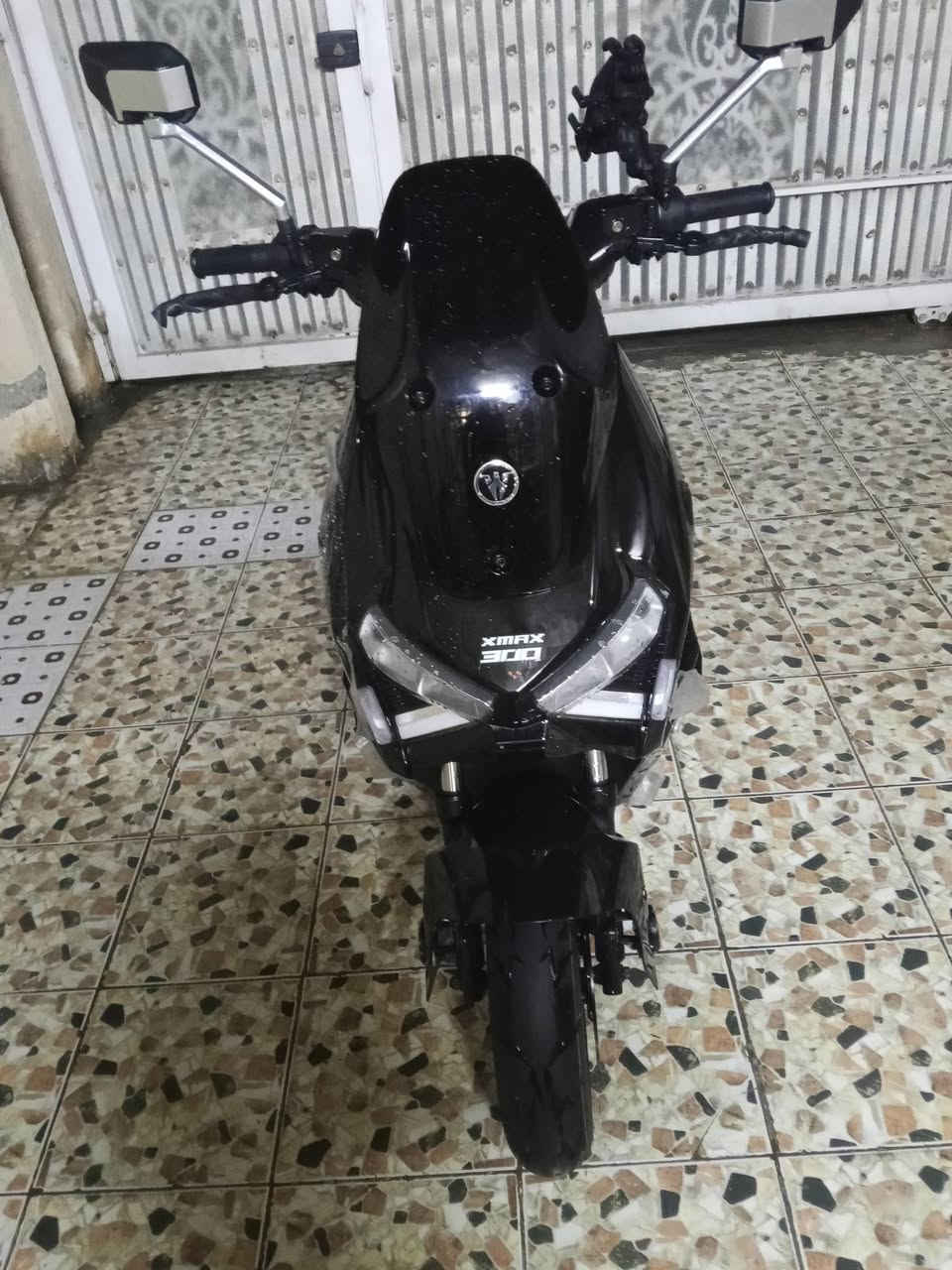 السلام عليكم..
دراجه شحن ليو سيزر 
المواصفات :6بطاريات مسطره ملف 3000سرعه 140ويا الوزن 100
3 سرع بلوتوث اشاير رباعيه ويمنه ويسره دبل صندوق خزن يعني مساحه الخزن خير من الله موديل 2026بيه وصل ضمان من شركه الجوهره البحرية مصار اقل الاسبوعين نزلت الشارع دراجه خير من الله تجي وشوف بعينك حتى بعده بجيس الشركه وبيه خوذه وجادر وحامل تلفون 
رايده 1450 يعني مليون و450
للاتصال :*********** 
مكاني : بغداد الدورة
