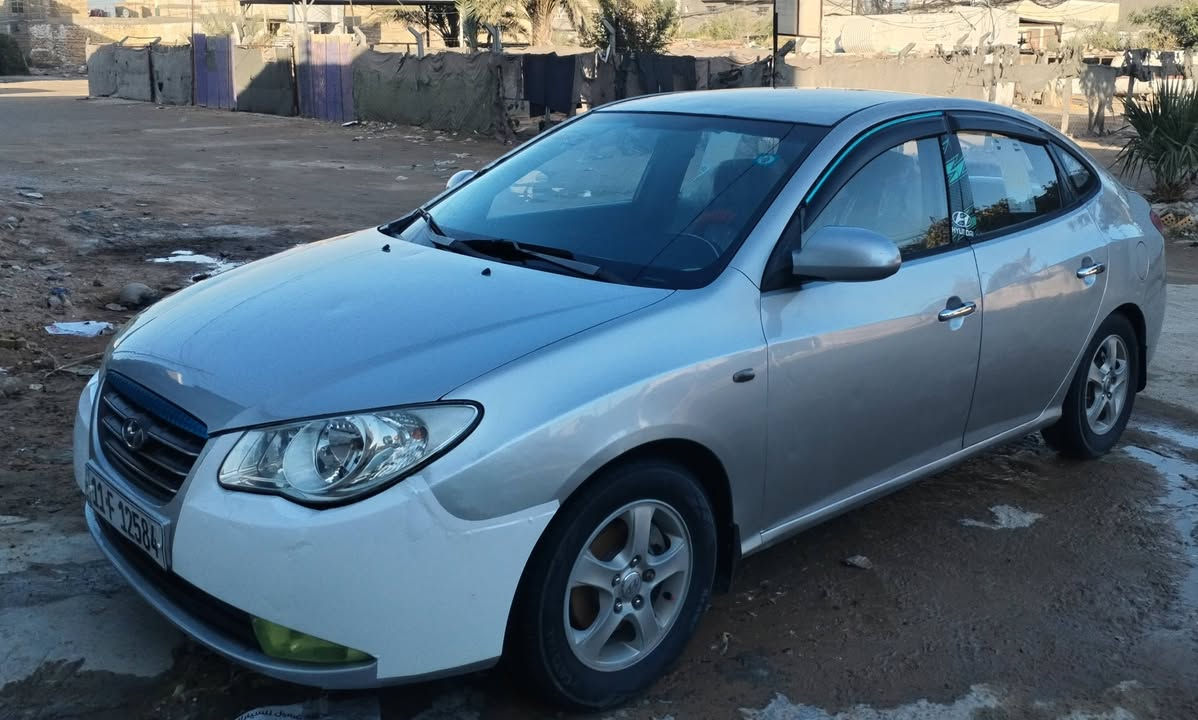 السلام عليكم سياره افانتي موديل 8كير ومكينه وكهربائيات جدد تبريد ويه السويج السنويه بأسمي السياره مكفوله من كل ضربه صبغ عام جماليه فقط  السعر 88 الرقم ***********
