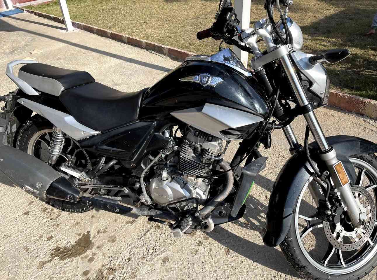 دراجه هاوجي كلاسك موديل 17 معامله كمرك كامله باقي بس سنويه سعر 10ونص
***********
