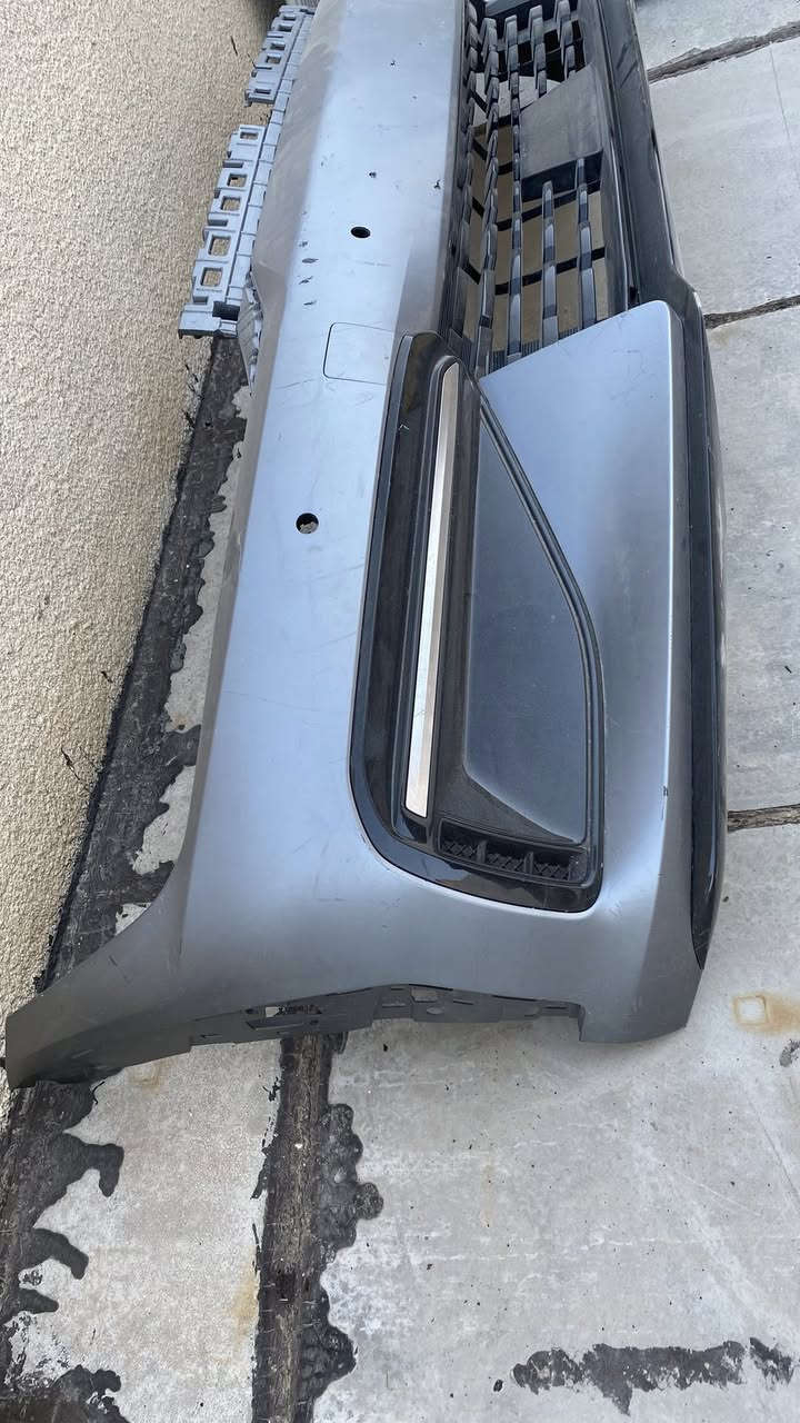 السلام عليكم 
غراض كيا EV6 و EV9 و ايونك 5 وايونك 6 
دعامية ev6 اصلي مات gt 300$
1 - جاملغ جهة اليمين ev6 100$ 
2- طوگ جاملغ يمين 75 الف ev6
3- لايت امامي جهة المين اصلي نضيف مابي اي مشكلة ev6 200$ 
4- ماسكت دعامية خلفية جهة المين
اصلية وكالة 75 الف ev6
5- بطانة تاير امامي 75 الف ev6 
6- لايت ev9 جهة اليسار بي كسر 
من الخلف شغال سعر 250$ 
7- بطانة تاير جهة اليمين ev9 
75 الف اصلي وكالة 
8-لايت ايونك 5 جهة اليمين بي كسر من الخلف شغال 100 الف 
9- بطانة تاير ايونك 6 خلفية جهة اليمين 75 الف 
مكان بغداد اليرموك ***********
