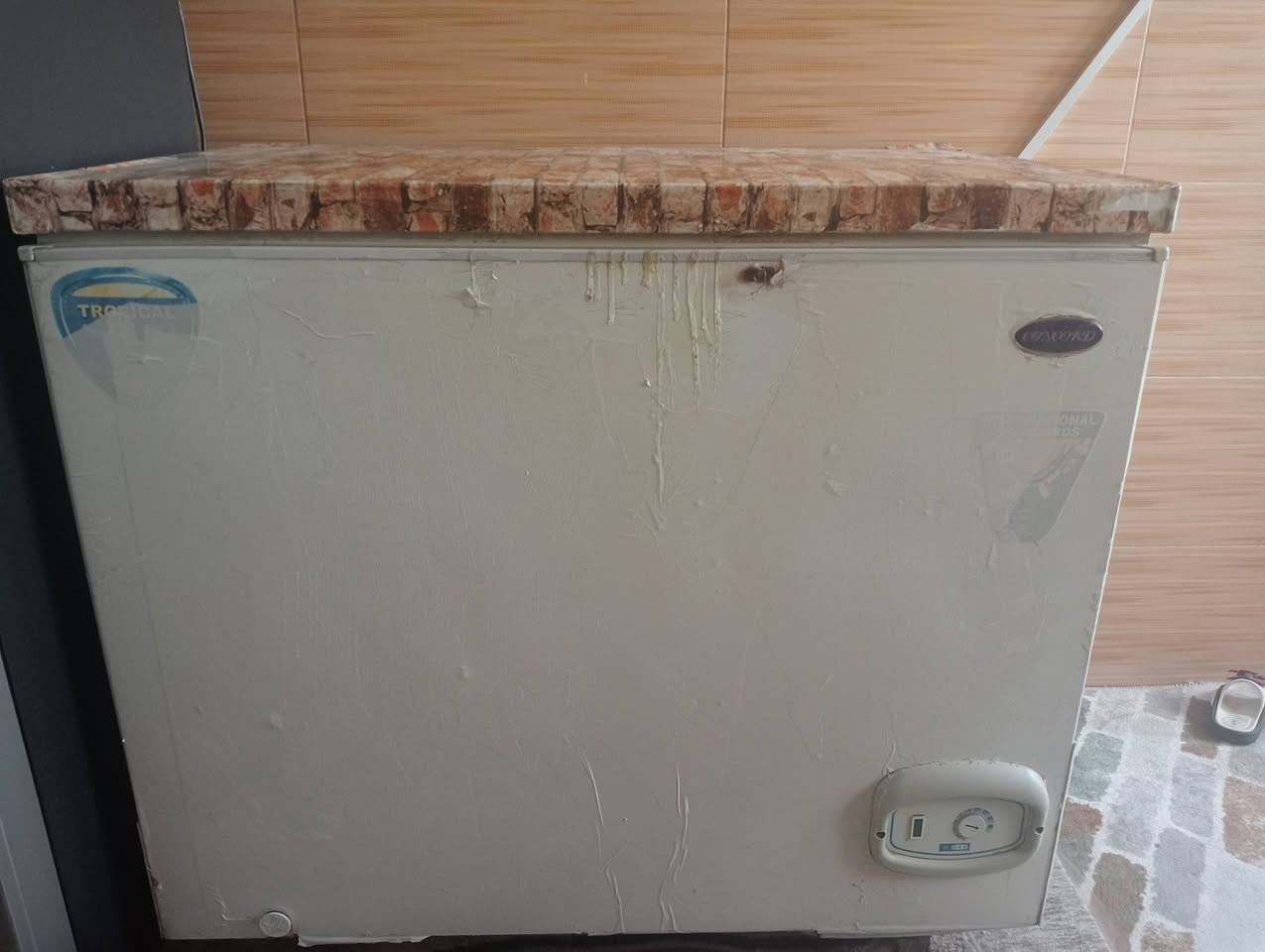 السلام عليكم عندي هاي المجمده للبيع شغاله وتجمد وهاي صورتها


**إذا كنت صاحب هذا الإعلان وتريد حذفه لأي سبب، رجاءا أرسل رسالة إلى الدعم الفني**