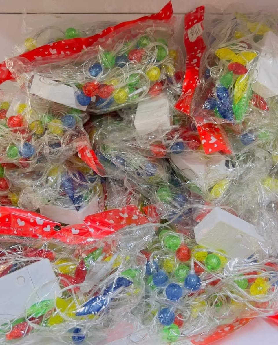 نشرة كهربائية ملونة ٩ متر توفرت بأشكال مختلفة 💙💙


**إذا كنت صاحب هذا الإعلان وتريد حذفه لأي سبب، رجاءا أرسل رسالة إلى الدعم الفني**