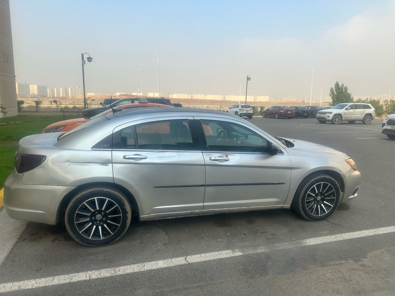 سيارة C200 موديل 2012 محرك 2400 رقم بغداد السيارة عليها ادمة كامله تايرات و باتري و الحدادية كلها جدد سنوية و هزه جديدة حادثها بأمريكا الجنطة و الجاملغ الخلفي و مبدلات شاشة كبيرة و كامره و دي جي و السيارة مصبوغة عام للجمالية بدون حادث و ع الفحص مال السونار مكينة و كير مكفولات السعر 67 ورقة ***********