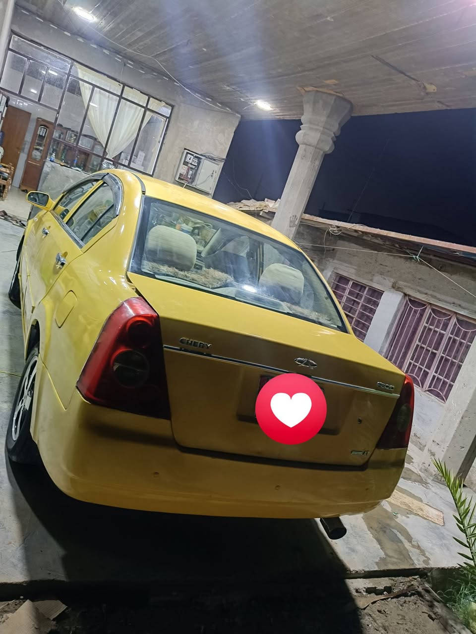 السلام عليكم
شيري A5 موديل 2011 
رقم بغداد انكليزي بسمي سنويه 2031
مصفره هيئه وغرامات 
تخم تاير جديد 
باتري جديد صدرها شويه تعبان
محرك كامري أبو الجف 2000 خير من الله لا تبخير ولا صرف
كهربايات كلها شغاله 
تبريد شغال بس غاز 
بيها بس هاي الضربه عندي وكله بدلته جديد دعاميه وجاملغات السعر (40) وبيها مجال واذا اكو مراوس حسب القناعه المكان بغداد سويب ه‍/ ***********
