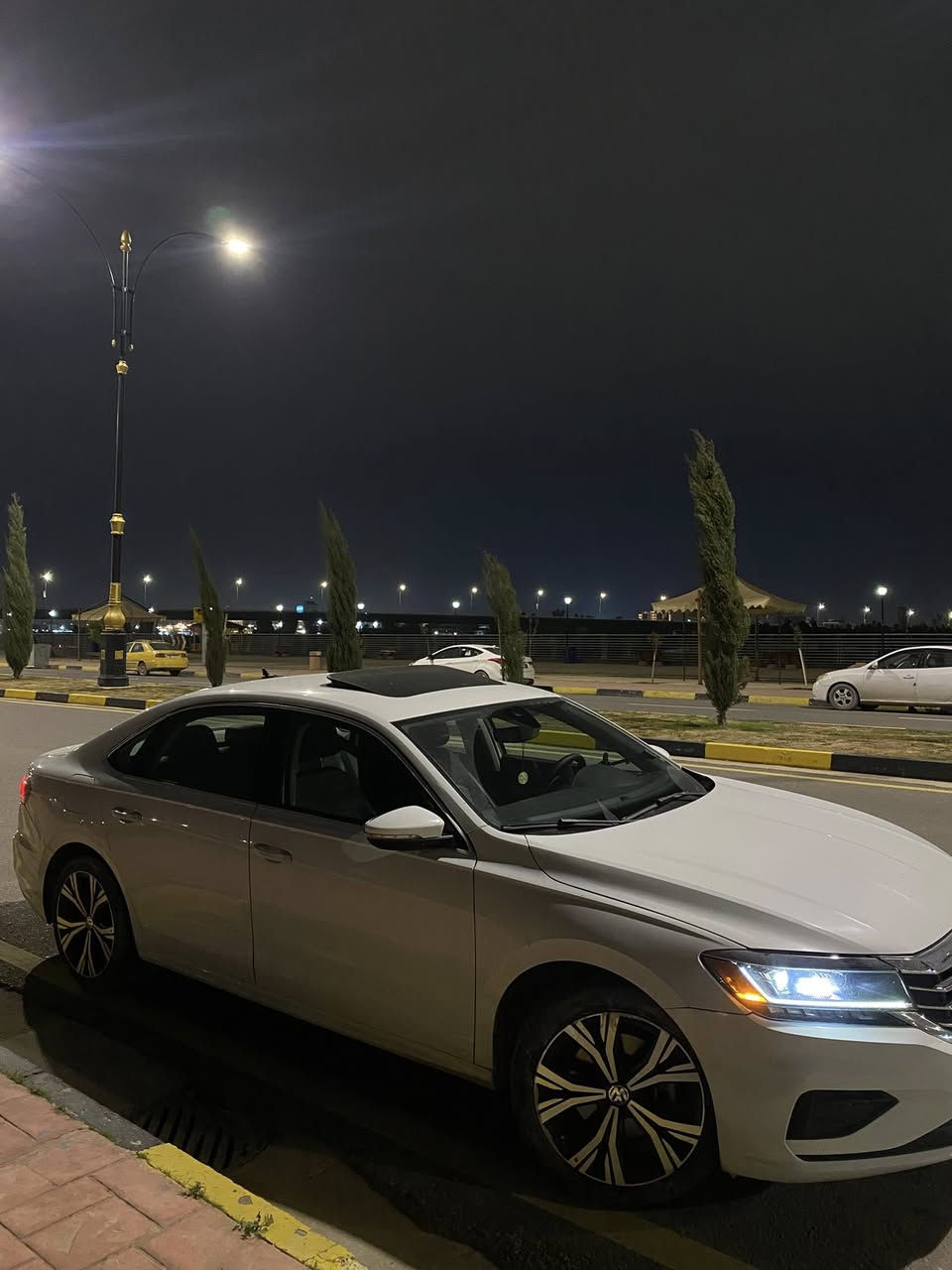 السلام عليكم 
باسات موديل 2022
فول مواصفات SE
رادار امامي خلفي 
نقطه عمياء 
مكينه 20تيربو
كشنات تدفئه
كشن السايق تحكم 
امرايه تعتيم ذاتي
قطعتين تبريد
حادث السيارة قطعتين 
بوند+جاملغ تبيديل ابلادي
وبيها أماكن تعديل بارد
مكينه وكير شرط 
وشرط التحويل
السعر 160وبيها مجال
للتواصل 
‭٠٧٨٩ ٠٧٧ ٧١٧٩‬
***********
