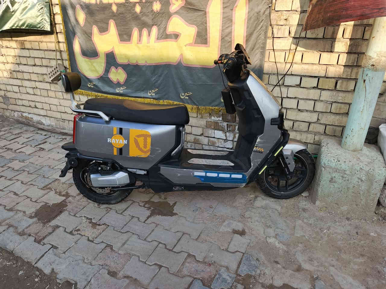 السلام عليكم دراجة وحش الكون نضيفة كلش بطاريات6  2025 جداد
ملف 2500 الدراجة لونهة واضح  أو الدراجة فقط ازلغات قليلة سعرهة 850 الف مكاني بغداد  رقم***********
