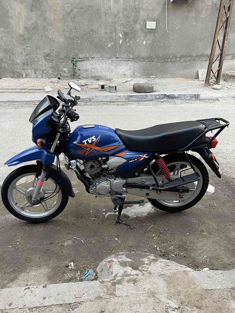 السلام عليكم دراجه TVS للبيع مديل 2020 طالعه من وكيل 2022 رقم تحويل بسمك دراجه نضيفه كهربائيات شغاله سلف شغال بس بيها خيط تبخير  مكان بصره سعر 1550 وبيها مجال للشراي ***********

