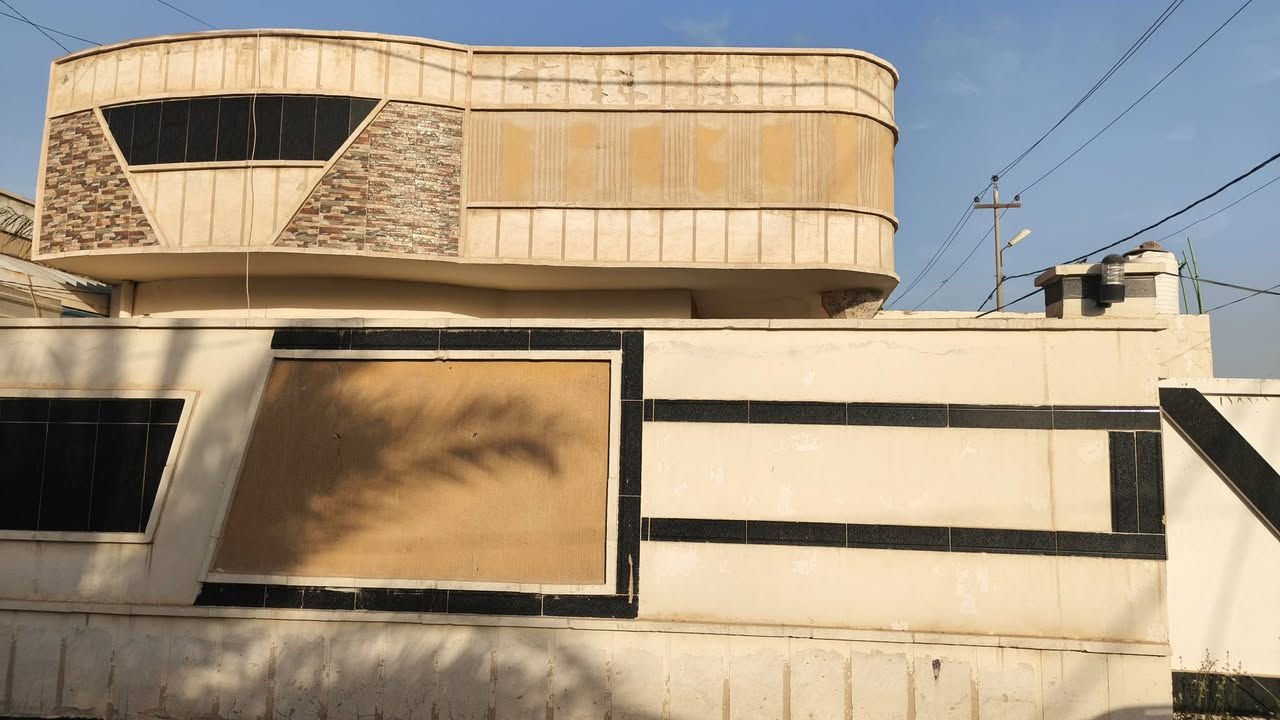 السلام عليكم
المو شراي لا يحرجنا لكثرة الانشغال
بيت مساحة 250 مجمع المناذرة حي المطاط ركن 
بيه بناء اضافي مخزن ومطبخ 
التفاصيل الاتصال على الرقم 
‏‪***********‬‏
المو شراي لا يحرجنا لكثرة الانشغال
