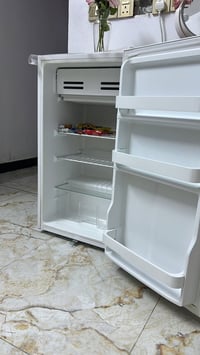 ثلاجات 5قدم نضيفات كلش تبريد تجميد البيضة 85 والرصاصية75 عنوان بغداد ا...