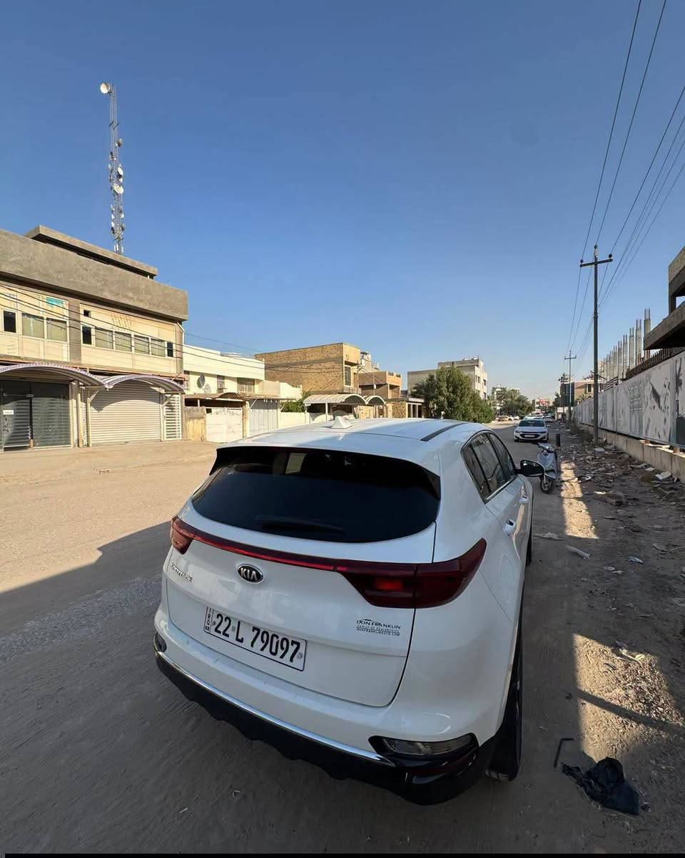 كيا سبورتج موديل 2022 
وارد امريكا ماشيه87 الف 
 حادث بسيط جدا تبديل باب الصدر والجامع الأمامي بي بارد نفسه رجع
اخوان السيارة جديدة جدا رقم اربيل انگليزي مميز بأسمي 

🛑السعر 170 وبيها مجال بسيط

عنوان السيارة بابل الحلة 
رقم هاتف صاحب السيارة 
***********
***********
