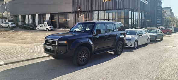 السلام عليكم للبيع  برادو R1 موديل 2025 ماشيه 18الف  مكفوله من الصبغ والبارد رقم السليمانيه بسمي  السياره بغداد موجوده السعر 430  مجال قليل ***********
