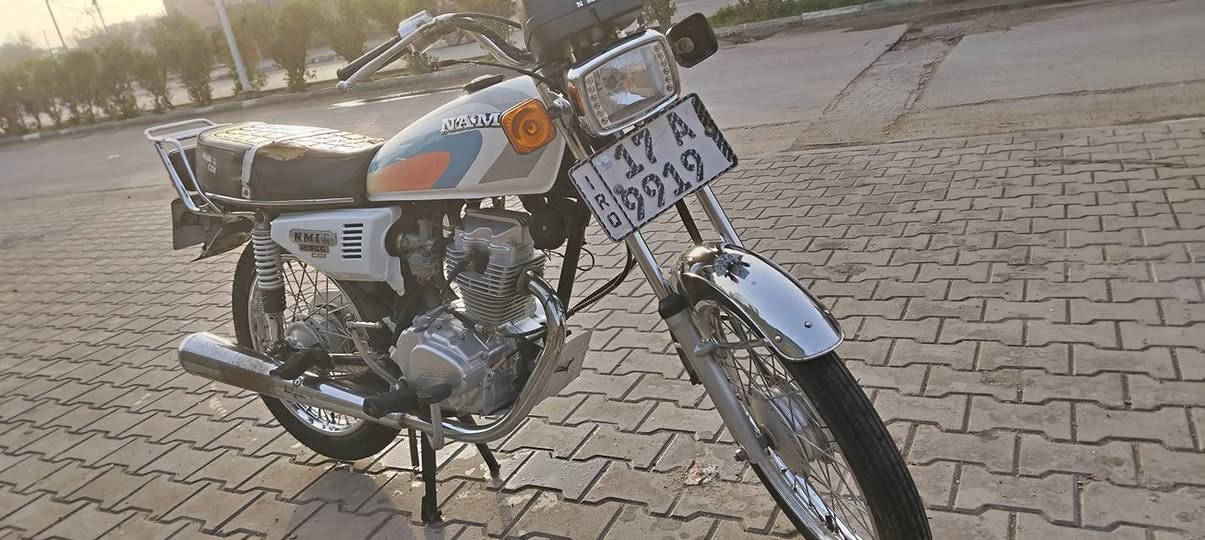 سلام عليكم 
اخوتي الطيبين دراجه ناما للبيع موديل 23
رقم مميز وسنويه بأسمي مداور ثاني يوم 
الدراجه جاهزه محتاجه ترتيب بصيط 
للاستفسار ***********واتساب 
الاستفسار ***********.اتصال
