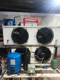 جهاز تجميد وتبريد للبيع 8.5 طن MT100  نظافة 90% مكاني بغداد للاستفسار ...