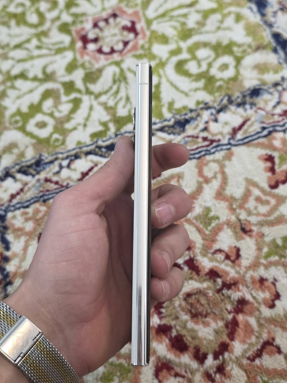 السلام عليكم اخوان s23 التره للبيع
كارتون موجود السعر 775بي مجال بسيط للاستفسار ***********
