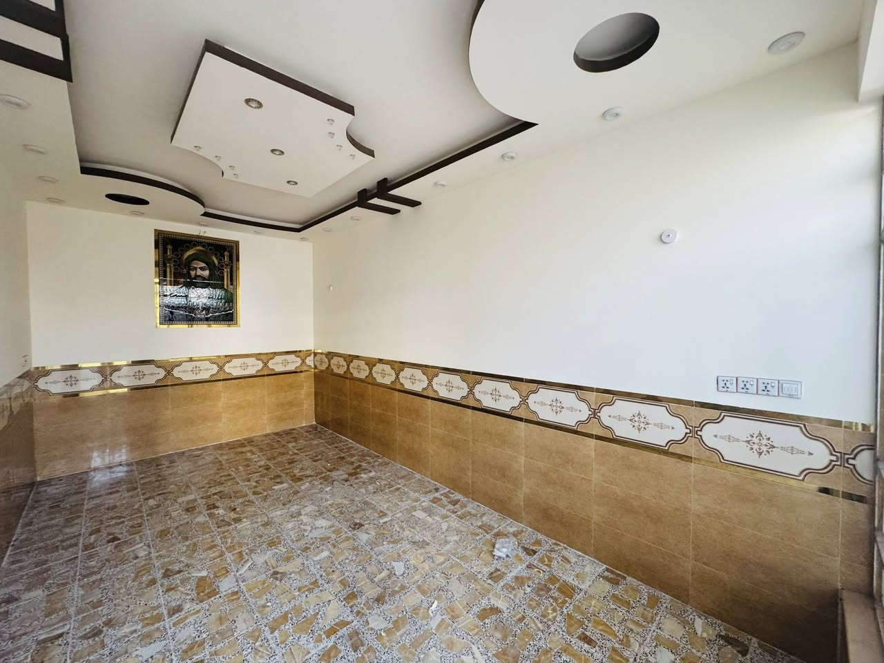 🏠سلام عليكم بيت ١٠٠ متر مطلوب المصرف العقاري مكانه النجف حي النداء المنطقة ٤٦ قريب عله شارع المجمعات يتكون ستقبال مطبخ صاله غرفه صحيات واخليه وخارجيه طابوك جمهوري صب كونكريت طابو صرف 📜شغل مال جناي 
تفاصيل العقار  
تطلوعه  32 مليون وبي مجال بصيط 📝
يبقه  مطلوب المصرف العقاري 
١٠٠ مليون قصد شهري الشهر ٤٣٨ الف 
تغير الكفيل الستفسار ***********📞
يوجد جميع المساحات المطلوب  المصرف ✅ 
(الحساب محضور بله امر بس تعليق )
